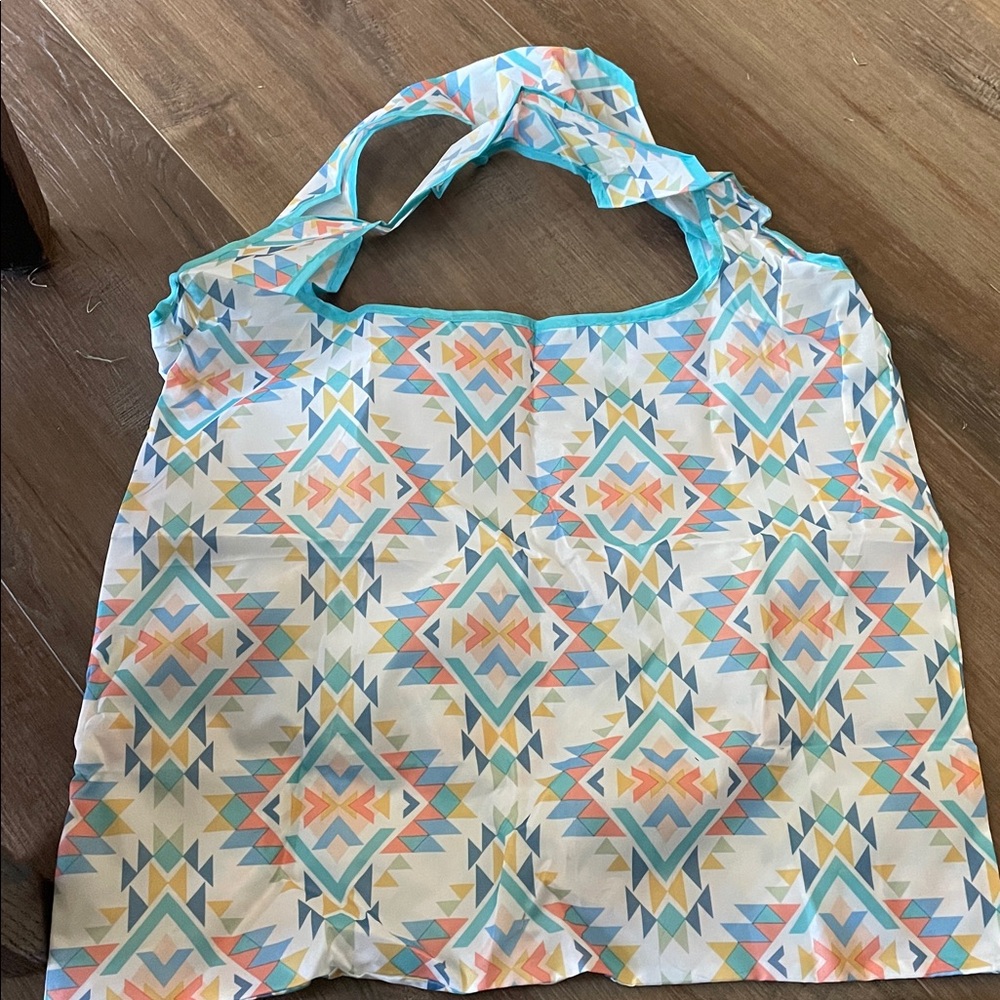 Geometric Patterned Foldable Market Tote - image 4